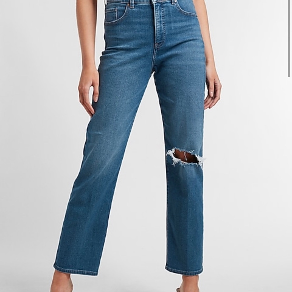 EXPRESS Ripped Modern Straight Super High Rise Jean, Medium Wash, Women’s 6R NWT